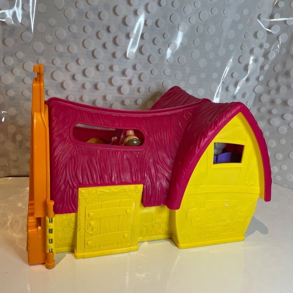 Fisher-Price Little People Disney Princess Snow White's Cottage playset - Picture 13 of 14